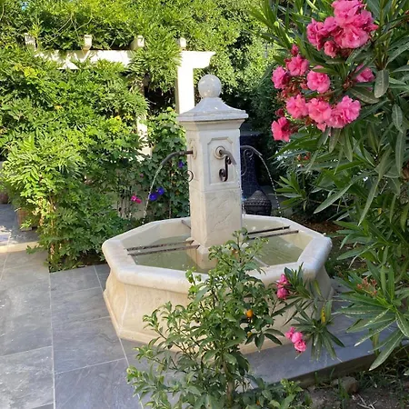 House Private Pool, Garden, 4 Bedrooms קוגולין
