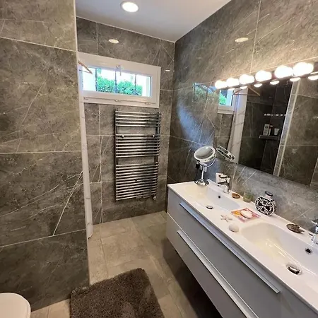 וילה House Private Pool, Garden, 4 Bedrooms *