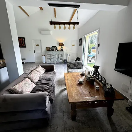וילה House Private Pool, Garden, 4 Bedrooms קוגולין