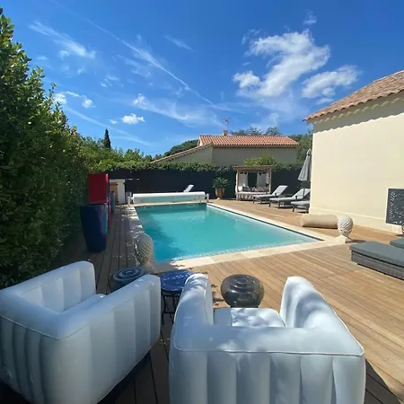 וילה House Private Pool, Garden, 4 Bedrooms קוגולין