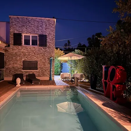 וילה House Private Pool, Garden, 4 Bedrooms *